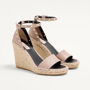 NEW Valentino Garavani Rockstud Espadrille Wedge Sandals Size 37